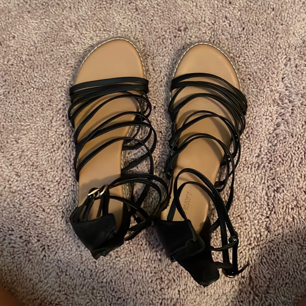 Women’s strappy sandals